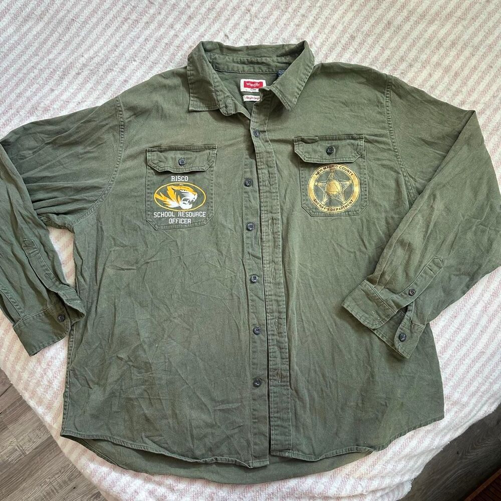 Wrangler Men's Green and Khaki Shirt